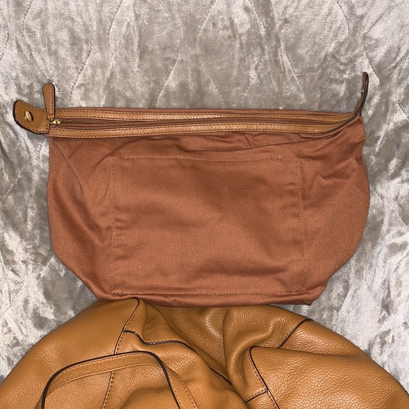 Large Michael Kors Tan/Brown Leather Ashbury Shoulder Bag - Picture 8 of 8